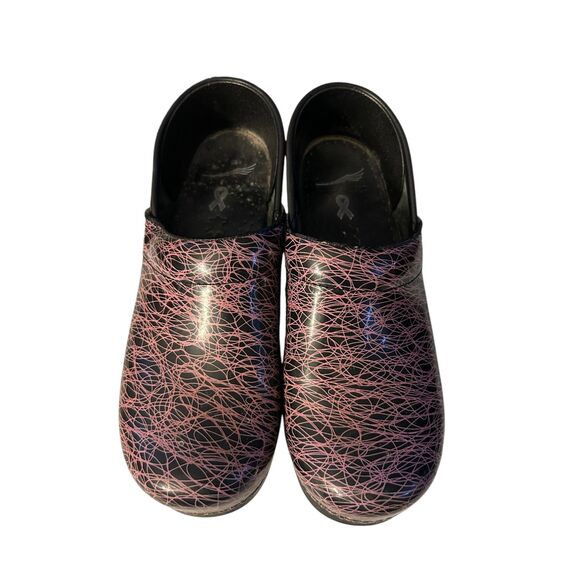 Women's Dansko Classic Clog Size 38 (US 7.5-8) Black/Pink Breast Cancer - Picture 4 of 7